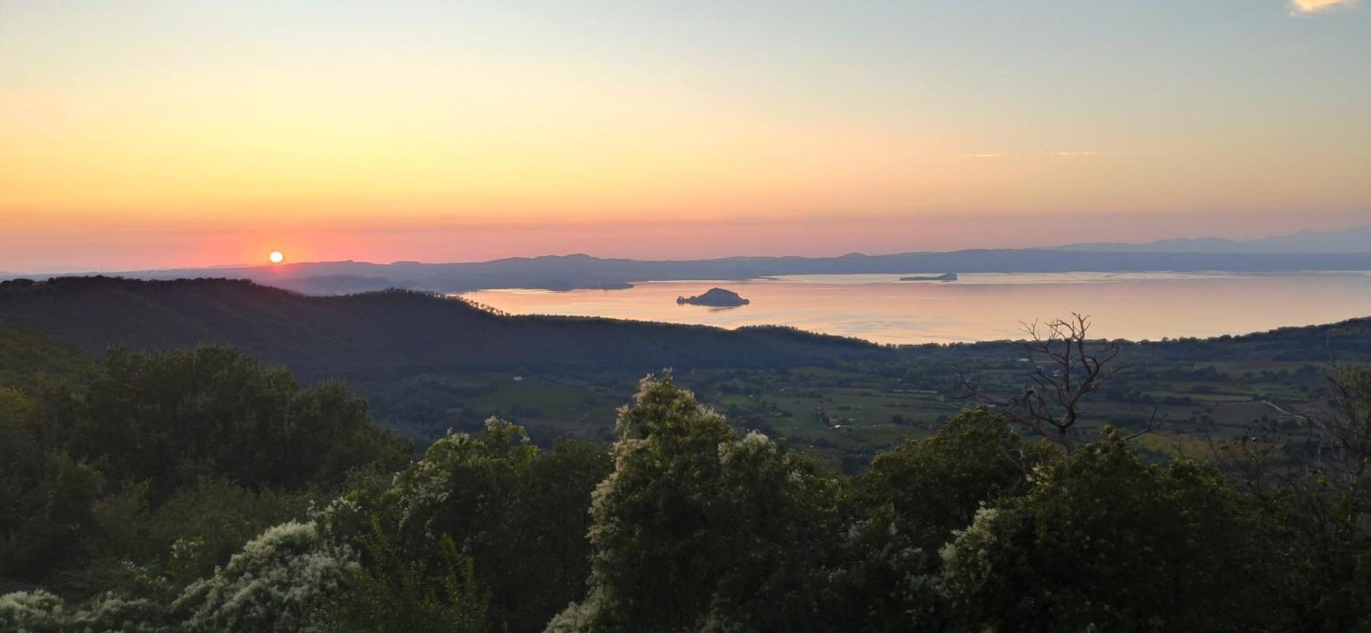 Un Giardino Sul Lago Montefiascone Luaran gambar