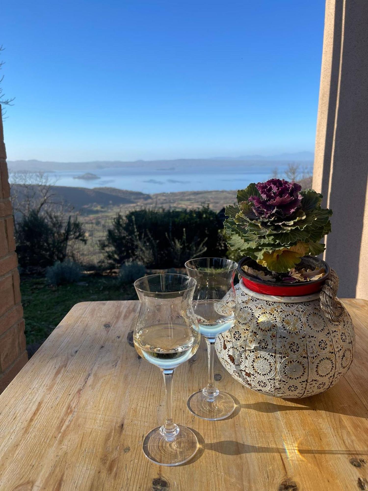 Un Giardino Sul Lago Montefiascone Luaran gambar